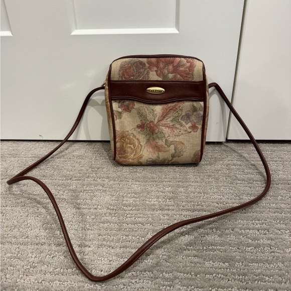 Liz Claiborne Handbags - Vintage Liz Claiborne Floral Crossbody Bag with Brown Accents